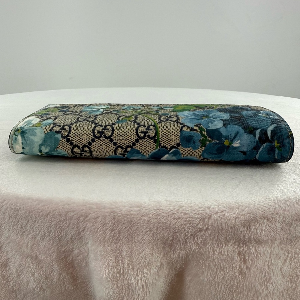 Gucci Floral GG Supreme Canvas Continental Wallet in Blue and Green - Picture 5 of 11